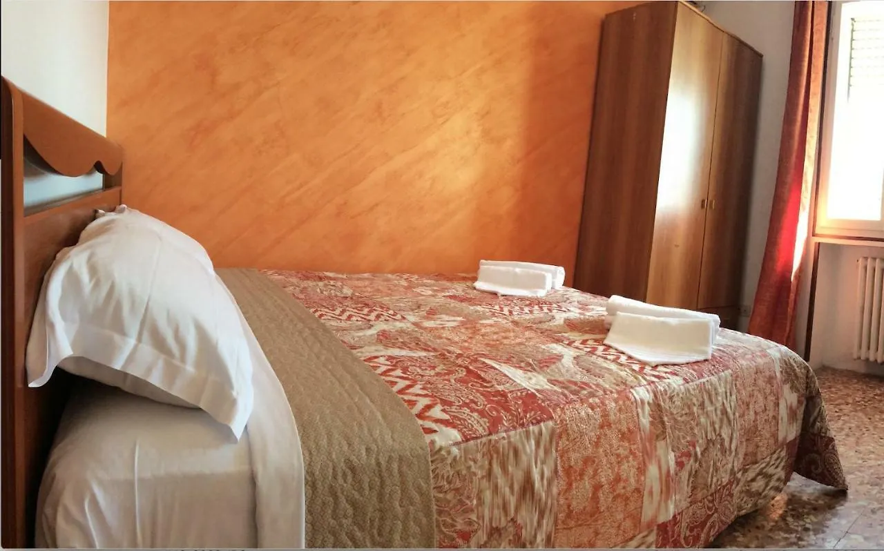 Pensión Chowdhury House Unit 2 Mestre